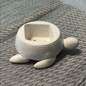 Bath and Body Works Ceramic Turtle hand soap holder